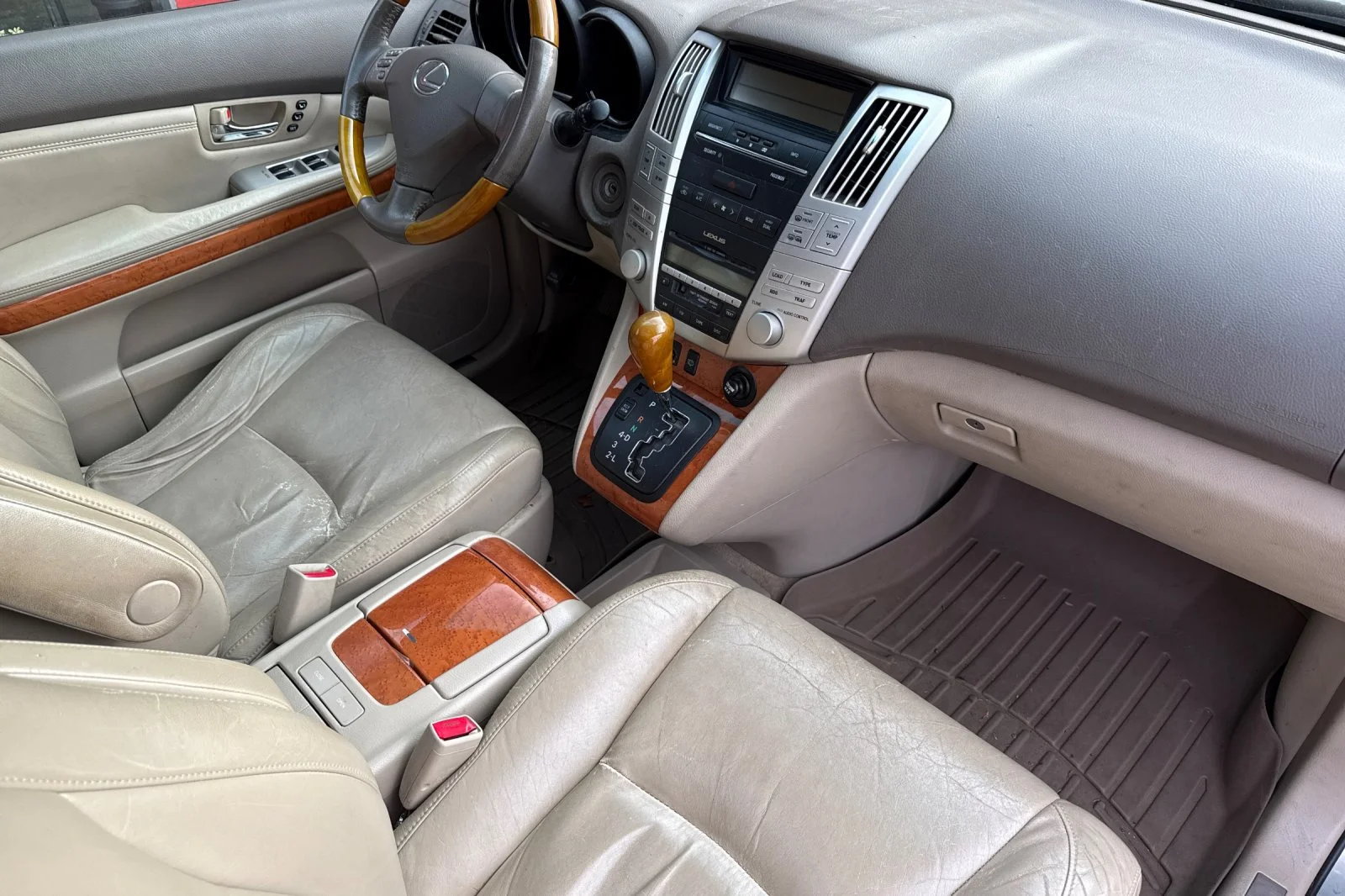 Used 2004  Lexus  image 15