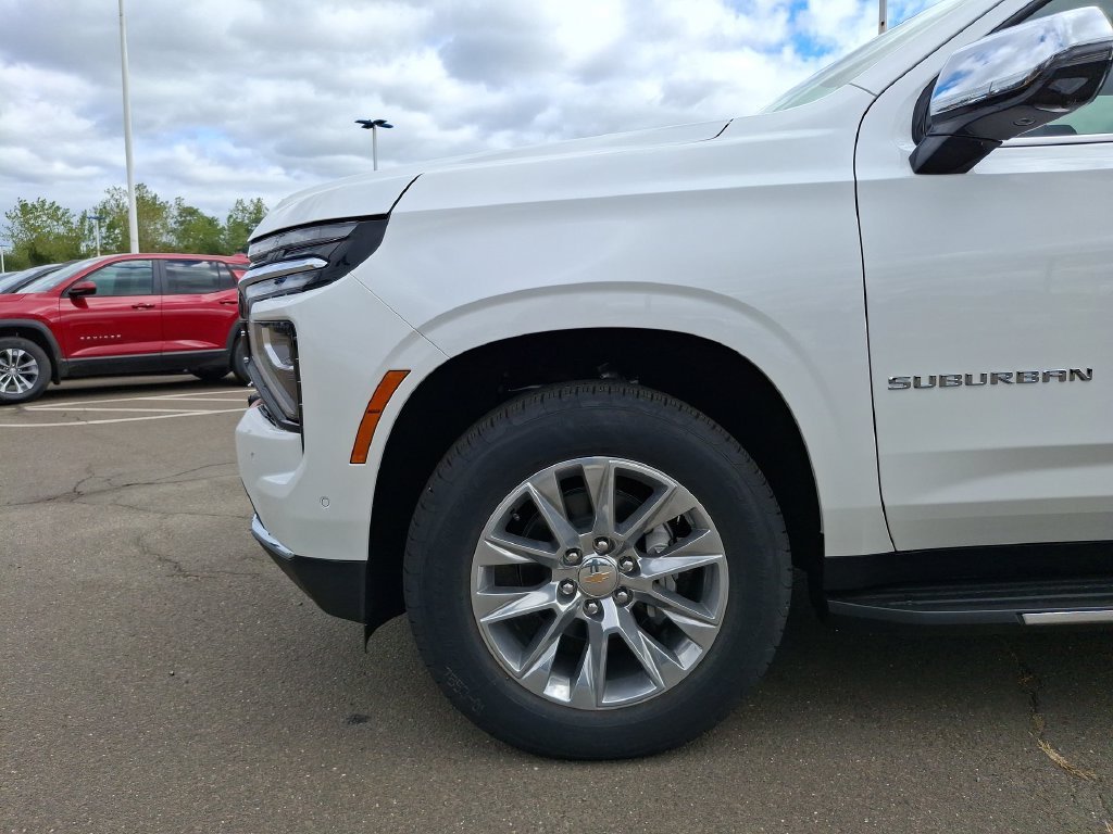 2025 Chevrolet Suburban Premier - Photo 19
