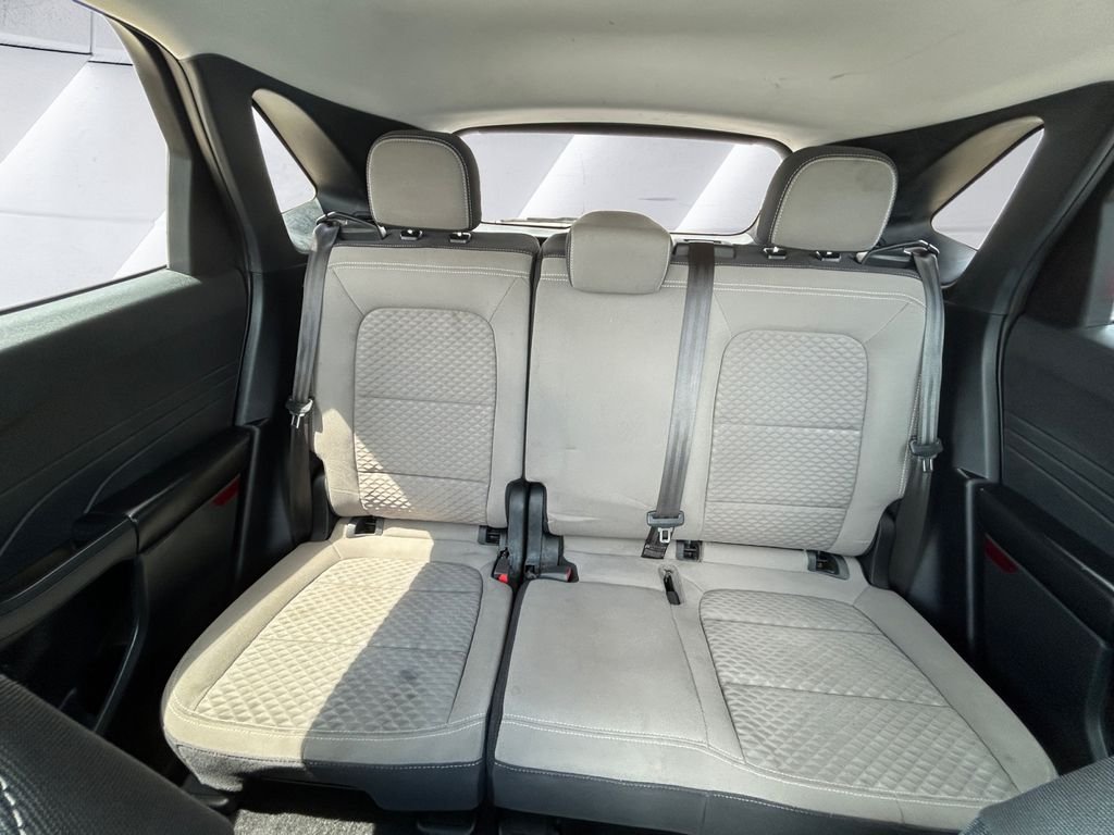 Used 2022 Gray Ford SE image 18