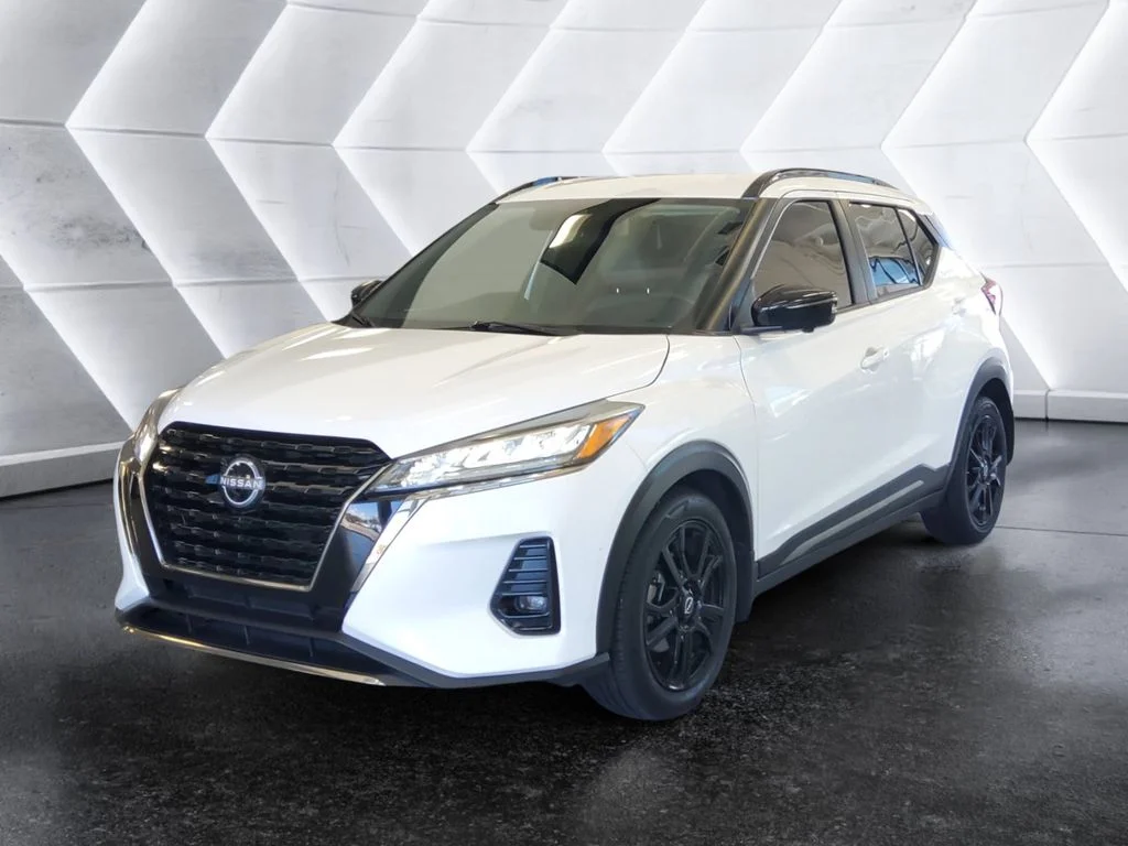 Used 2023 White Nissan SR image 3