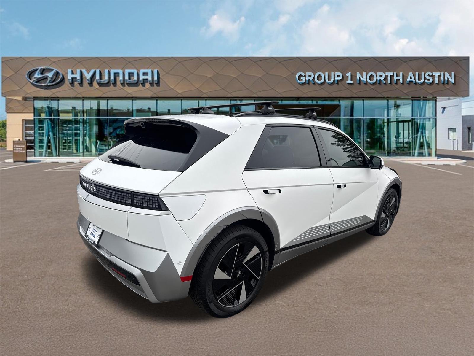 View vehicle photo 5