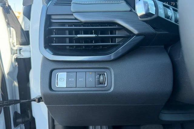 New 2026 Glacier White Tricoat GMC AT4 image 18