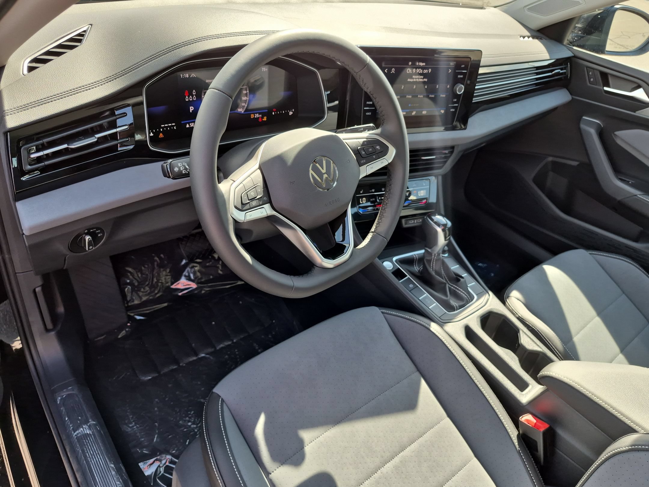 New 2027 Deep Black Pearl Volkswagen SE image 10