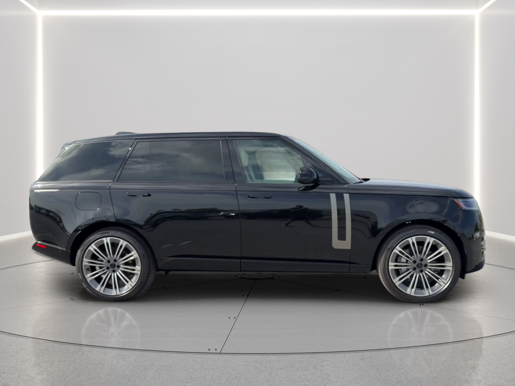 New 2026 Santorini Black Land Rover SE image 4