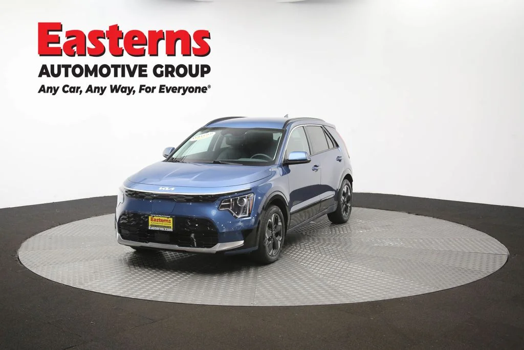 Used 2023 Blue Kia Wind image 53