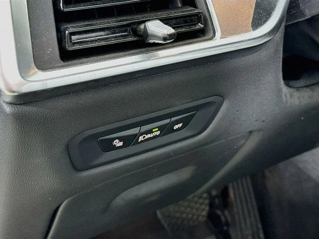Used 2024 White BMW xDrive50e image 10