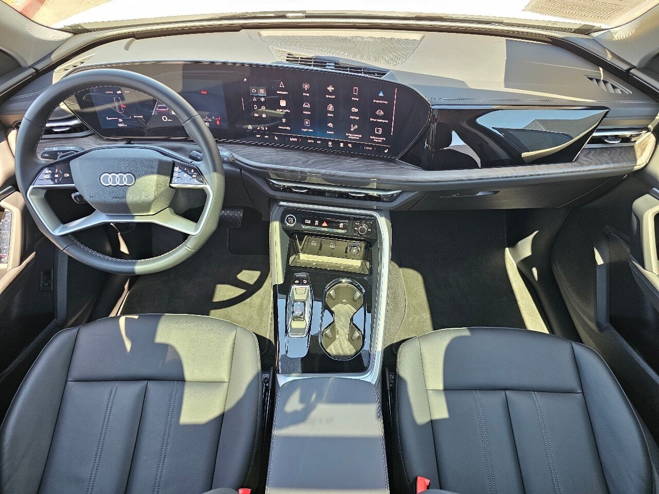 Used 2025 White Audi  image 4
