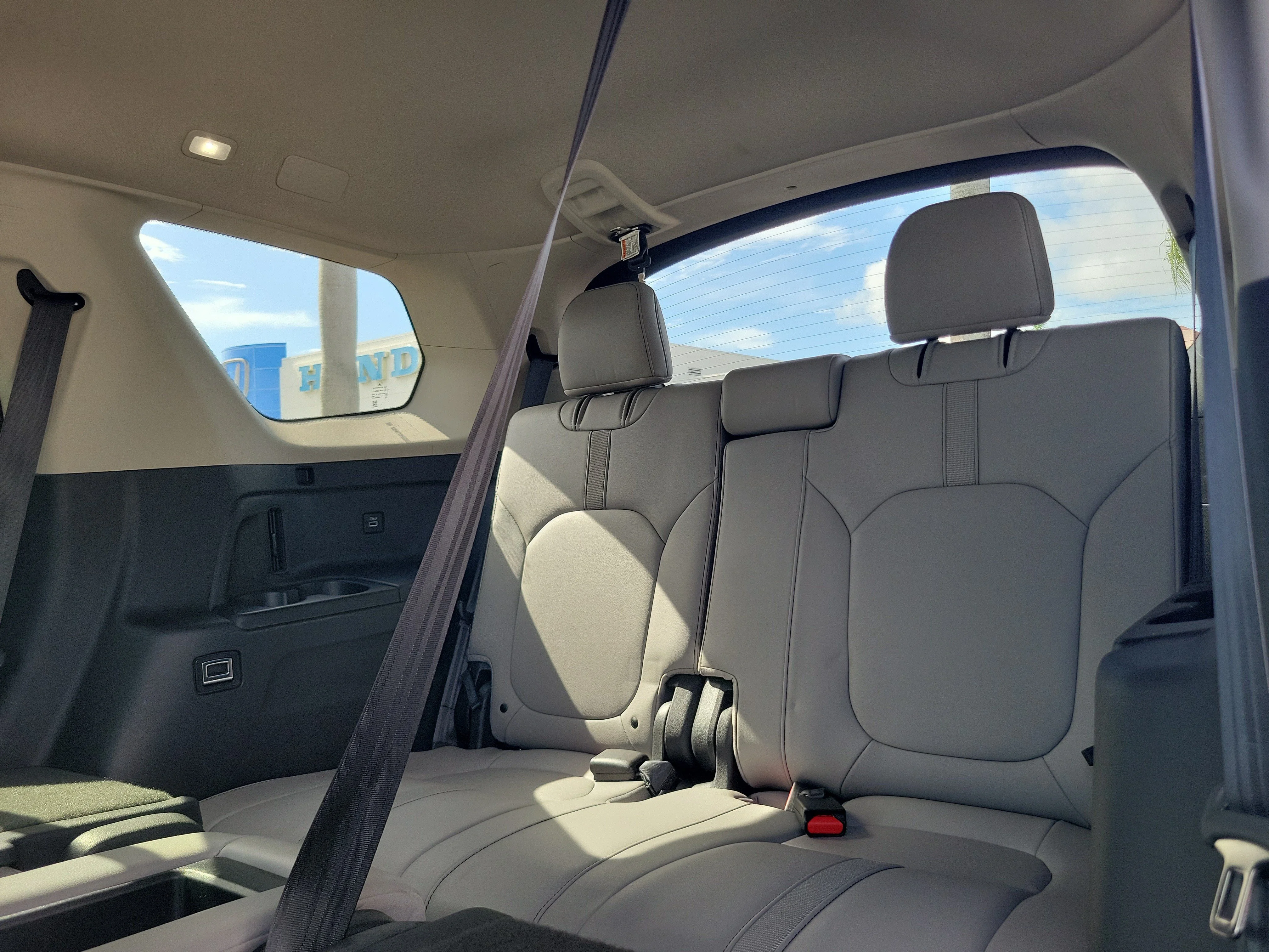 2023 Honda Pilot EX-L - Photo 12