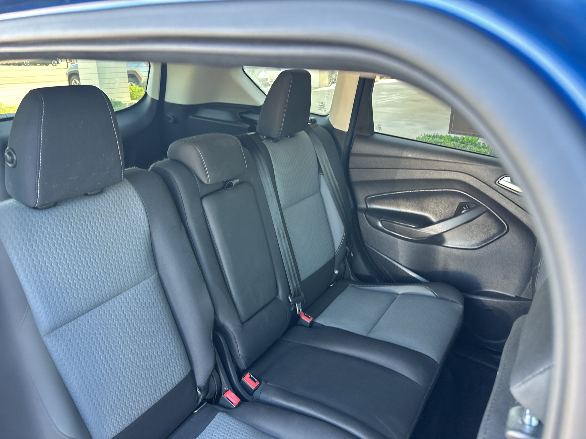 Used 2019 Lightning Blue Metallic Ford SE image 31