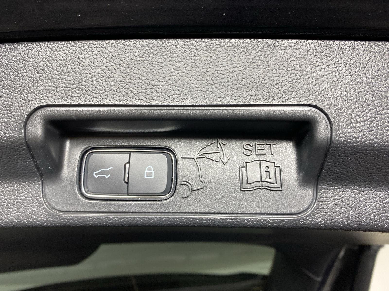 Used 2023 Stone Blue Ford XLT image 28