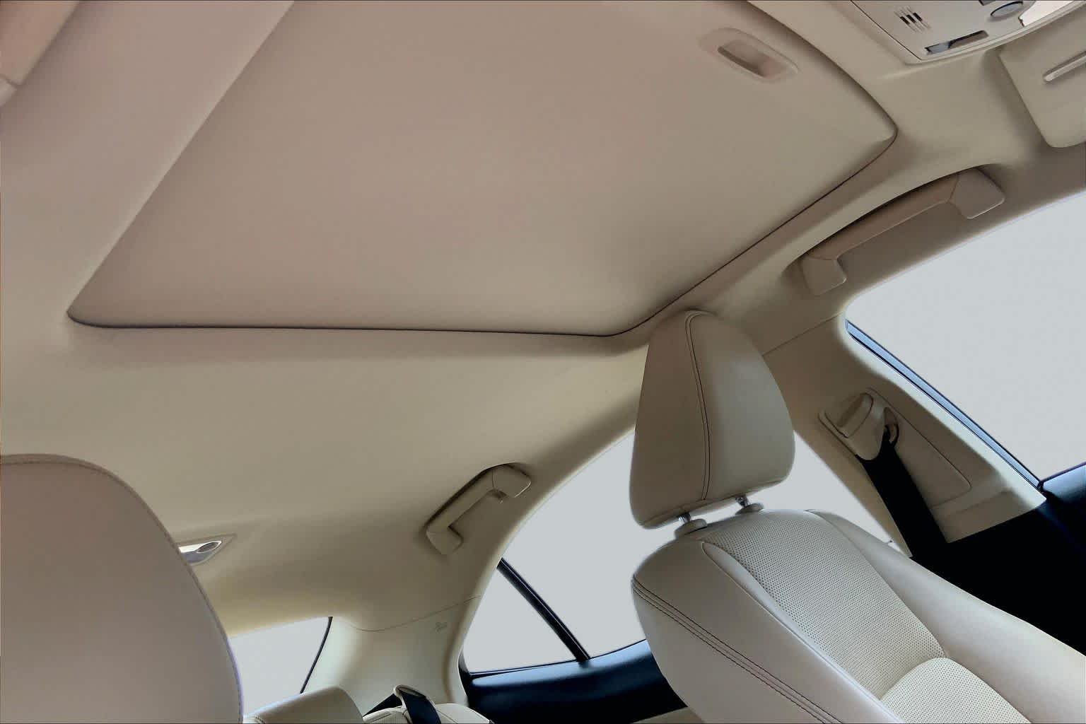 Used 2014 Nebula Gray Pearl Lexus  image 14