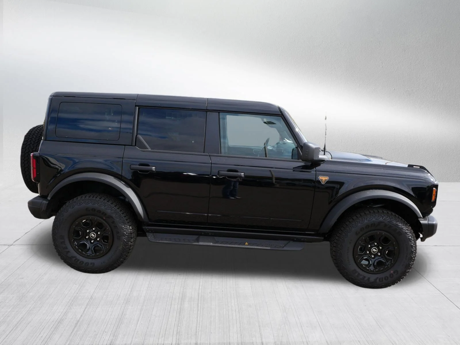 New 2026 Shadow Black Ford Badlands image 8