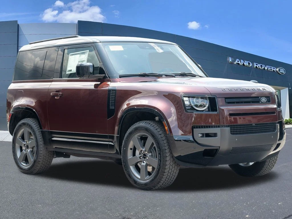 New 2026 Sedona Red Land Rover X image 3