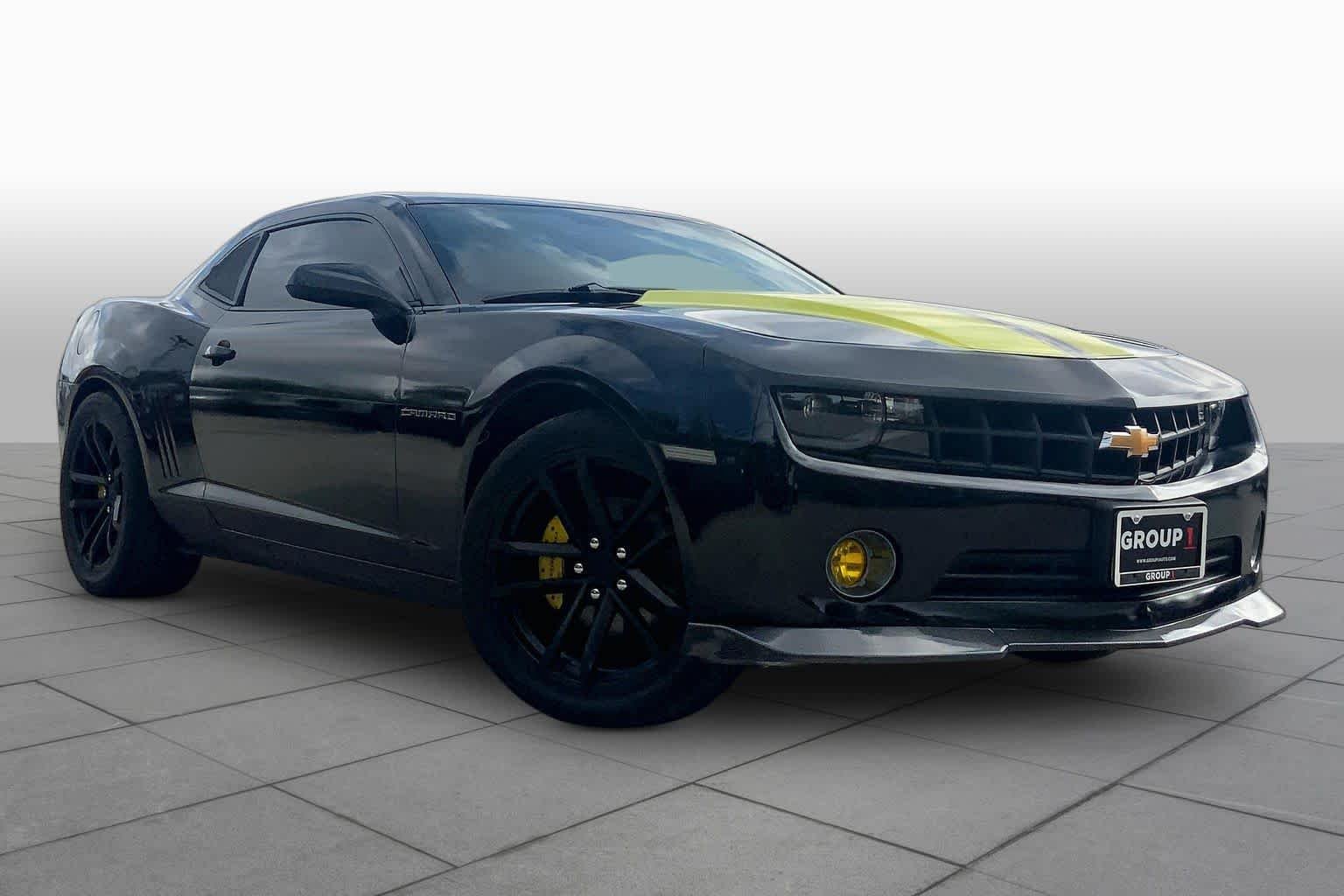 Used 2013 Black Chevrolet LS image 3