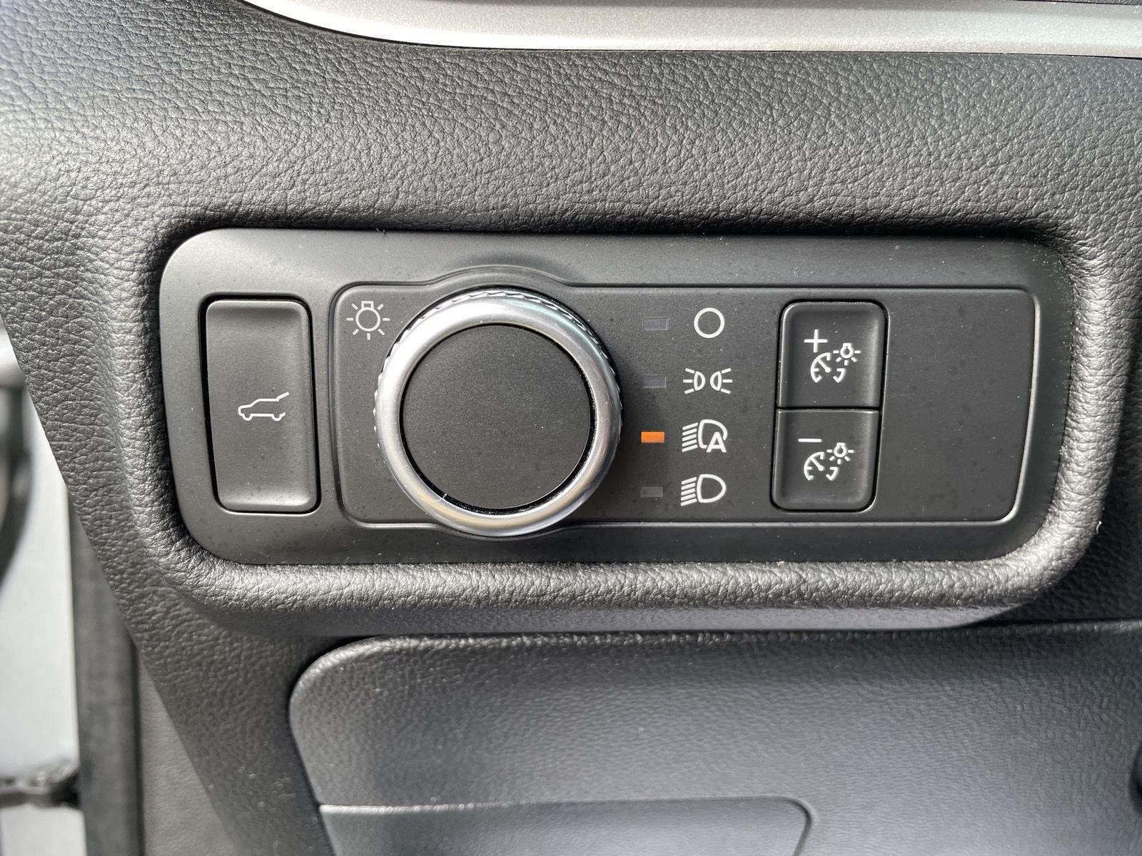 Used 2022 Iconic Silver Ford XLT image 13