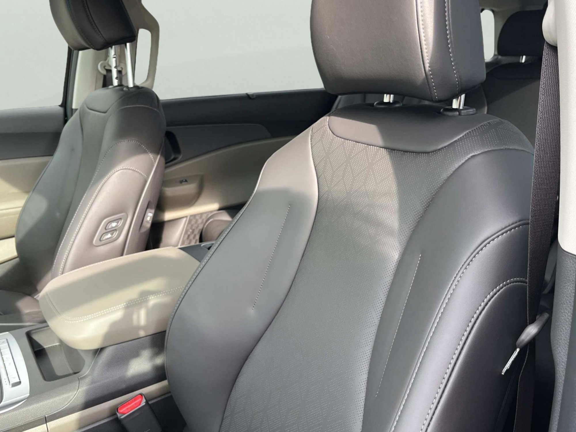New 2026 Aurora Black Pearl Kia EX image 22