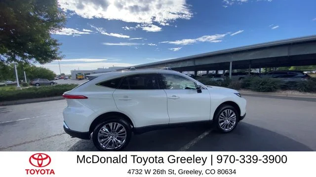 Used 2022 White Toyota XLE image 8