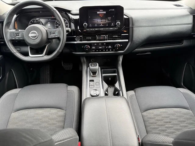 Used 2024 Gray Nissan SV image 8