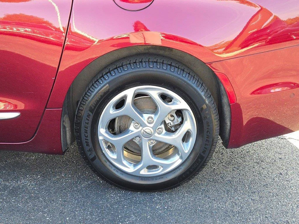 Used 2021 Velvet Red Pearlcoat Chrysler Hybrid Limited image 14