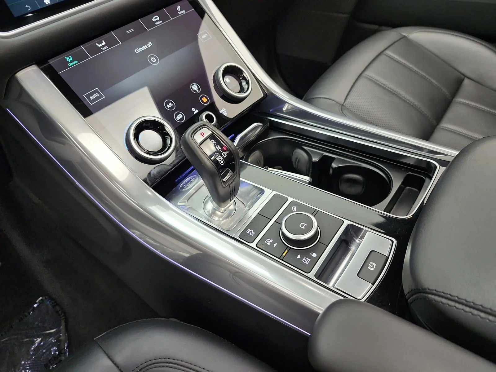 Used 2022  Land Rover Turbo i6 MHEV HSE Silver Edition image 11