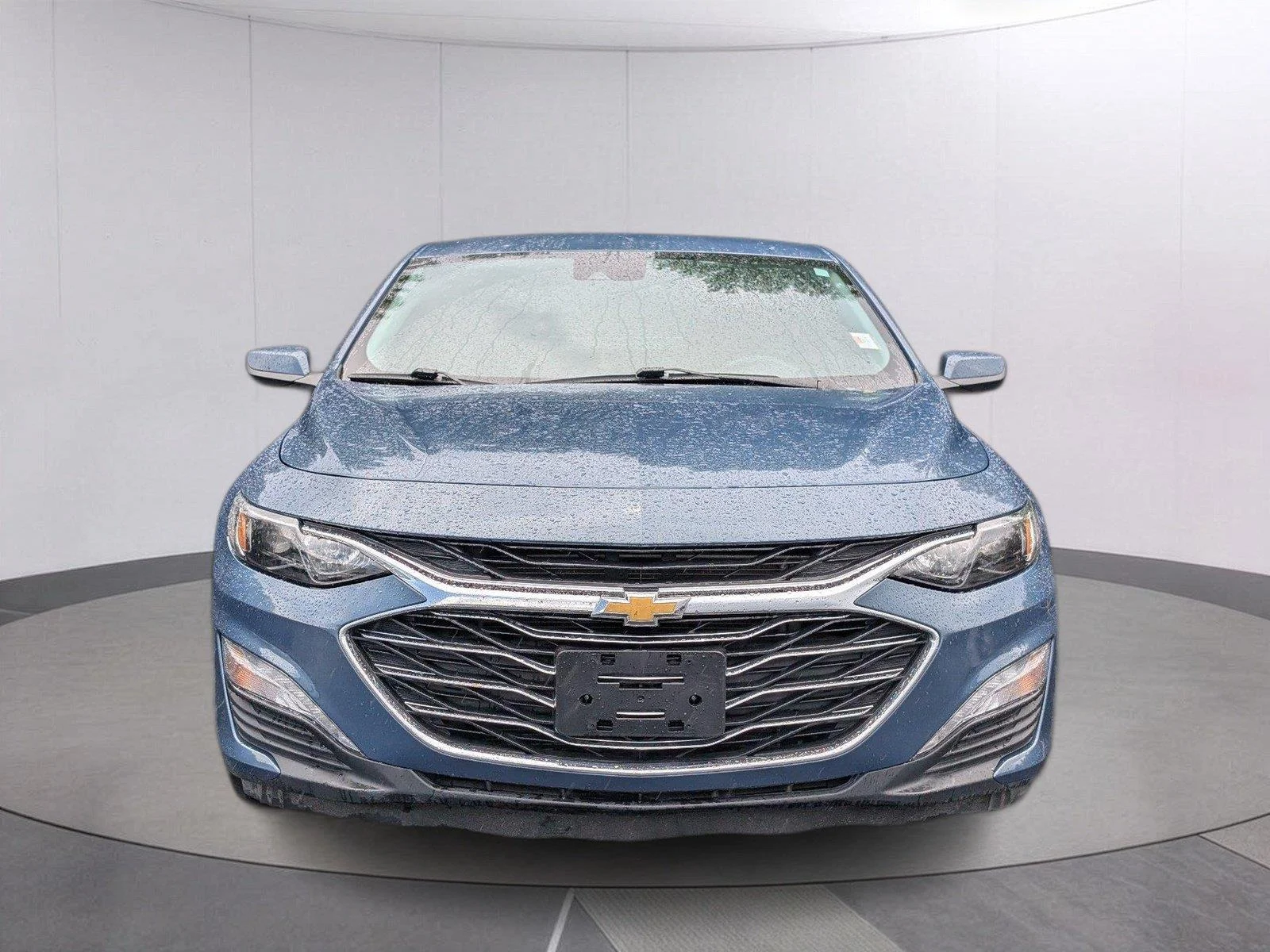 Used 2025 Lakeshore Blue Metallic Chevrolet LT image 8