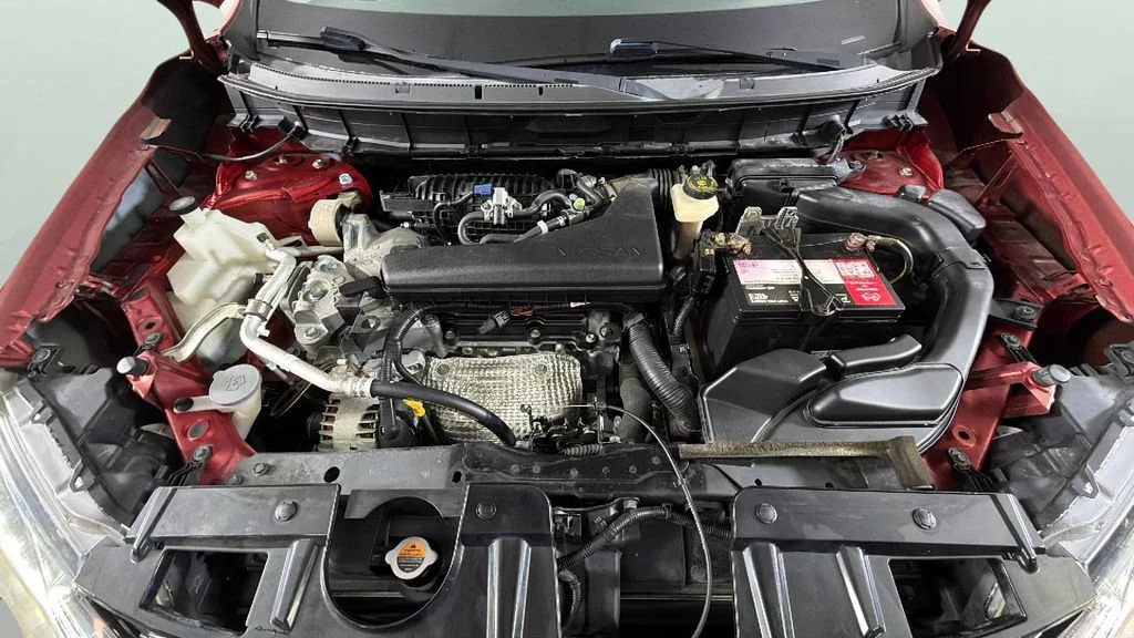 Used 2016 Red Nissan S image 36