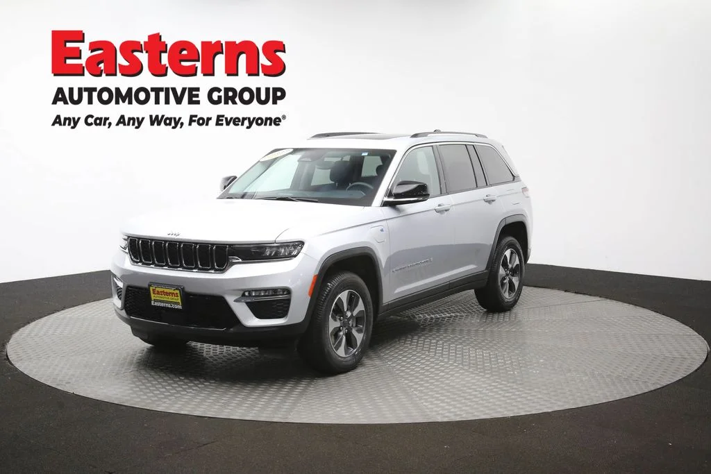 Used 2022 Silver Jeep 4xe image 58