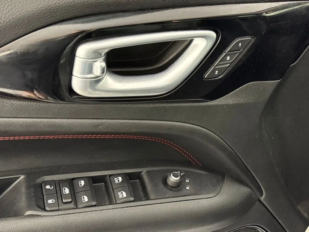 Used 2022 Silver Jeep Trailhawk image 24
