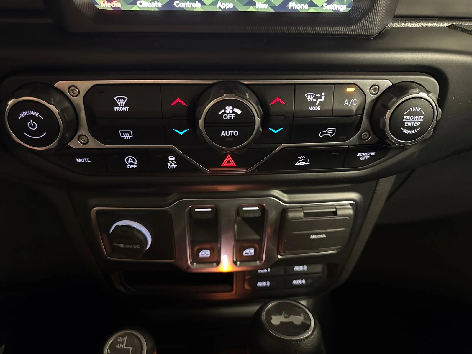 Used 2022 Crystal Metallic Jeep Sport S image 22