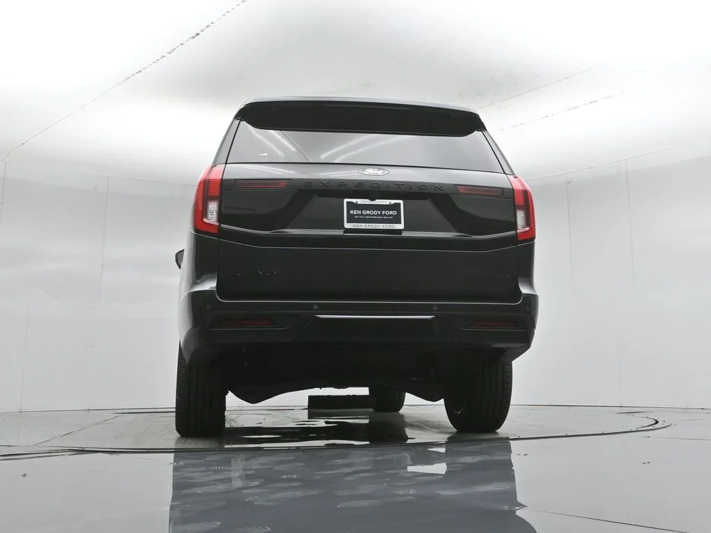 New 2026 Gray Ford Platinum image 52