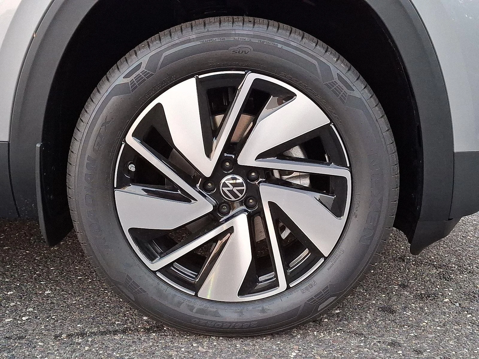 2026 Volkswagen Atlas SE w/Tech - Photo 8
