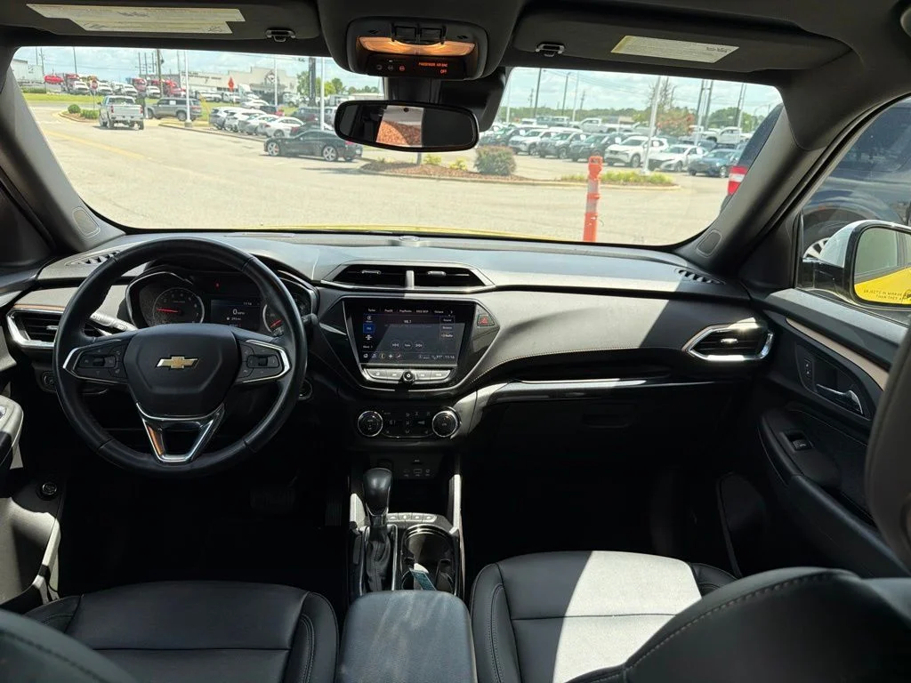 Used 2023 Yellow Chevrolet ACTIV image 28