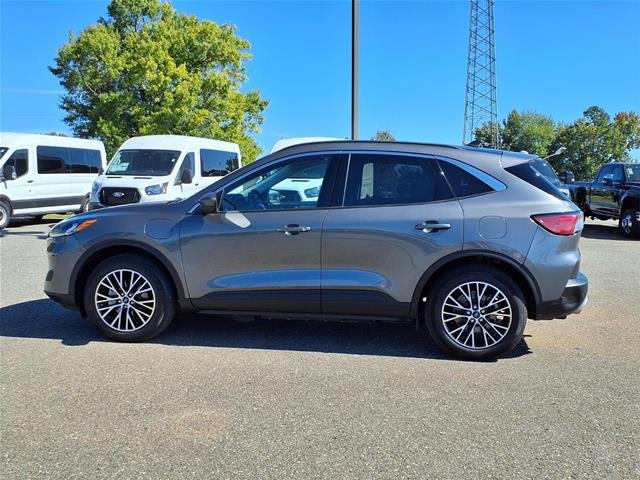 Certified Used 2022  Ford  image 3