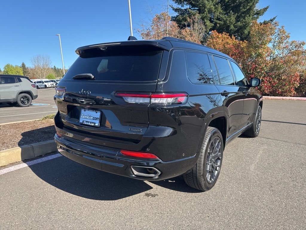 Used 2024 Diamond Black Crystal Pearlcoat Jeep Summit image 7
