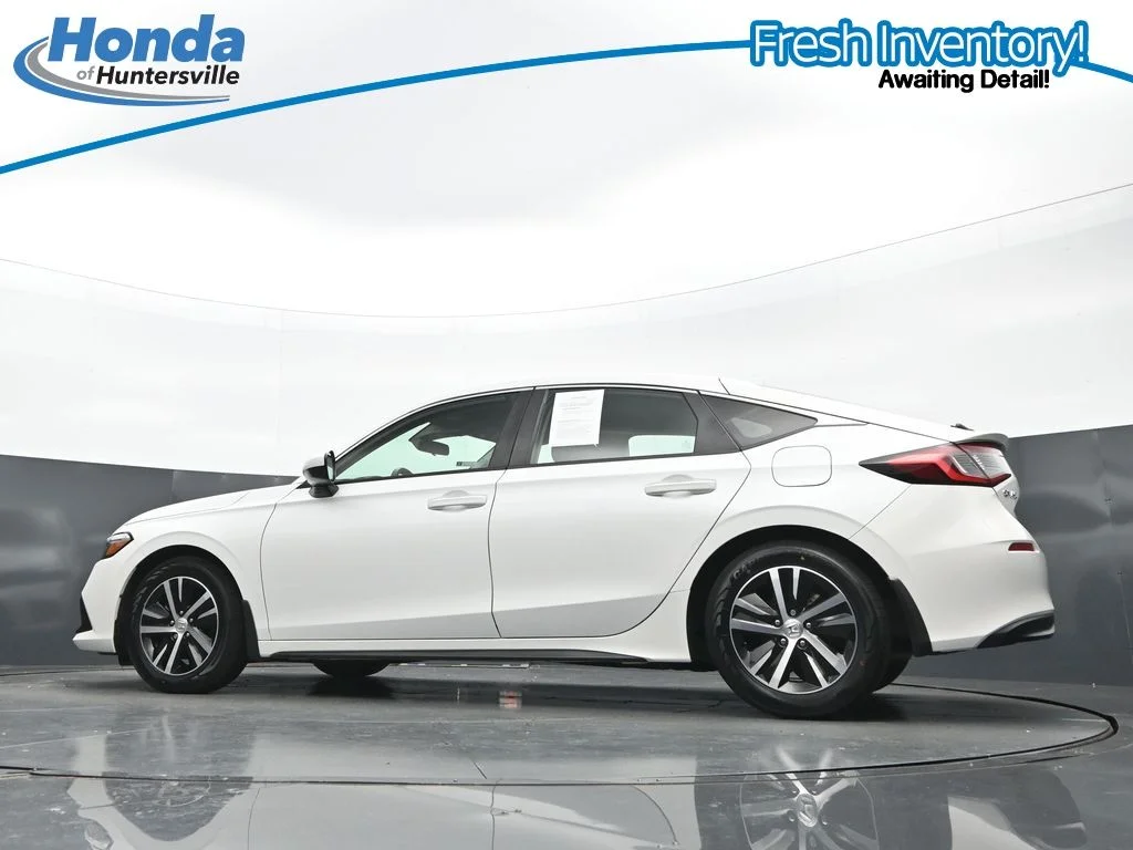 Used 2024 Platinum White Pearl Honda 2.0L LX image 30