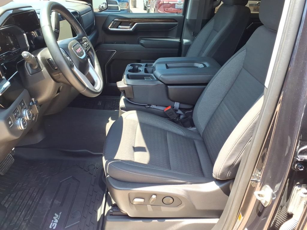 Used 2024 Titanium Rush Metallic GMC Elevation image 14