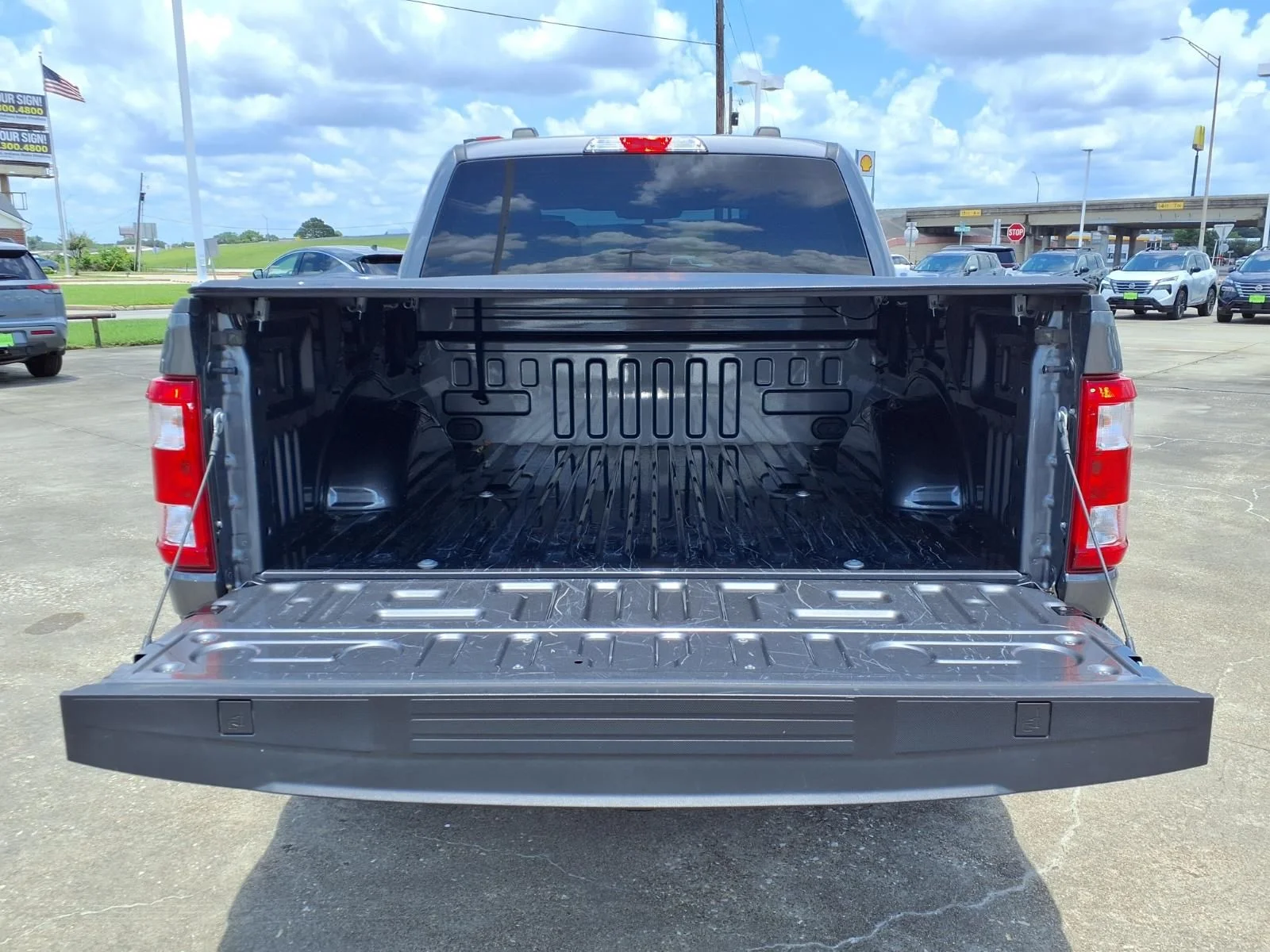Used 2023 Gray Ford XL image 5