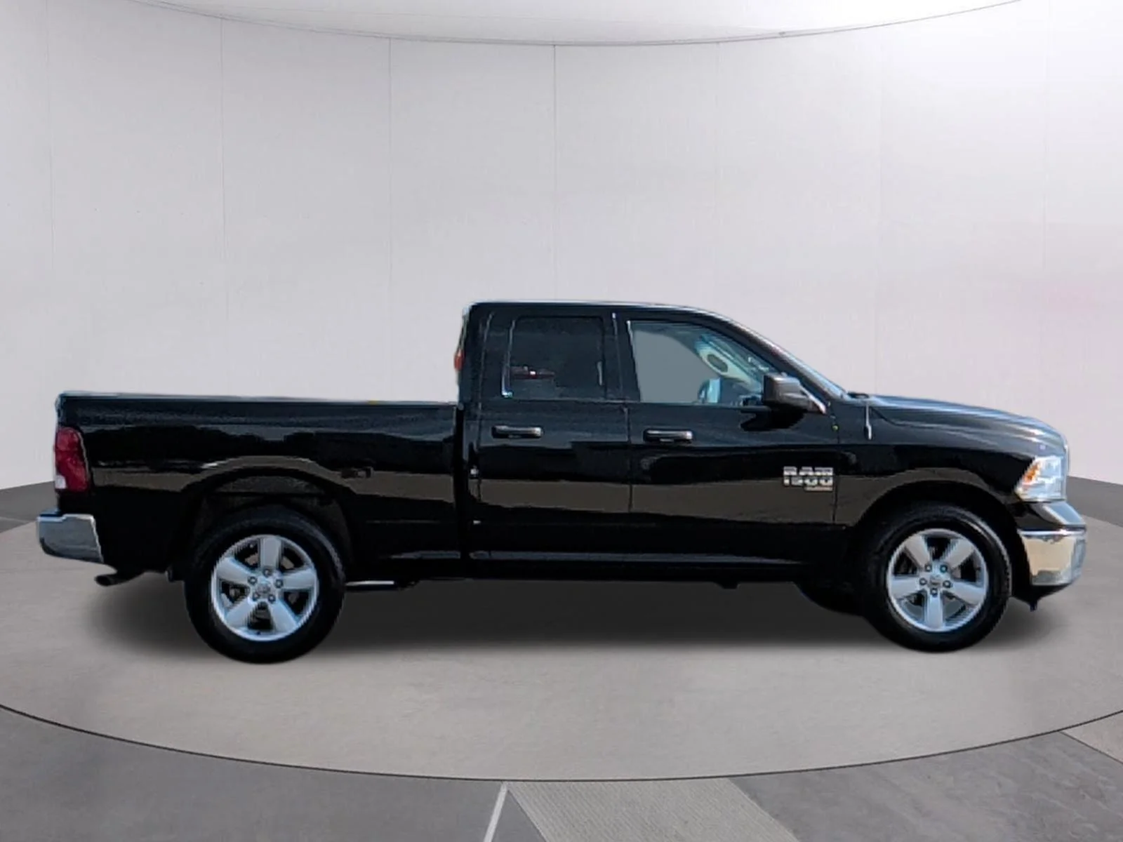 Used 2024 Diamond Black Crystal Pearlcoat Ram SLT image 5