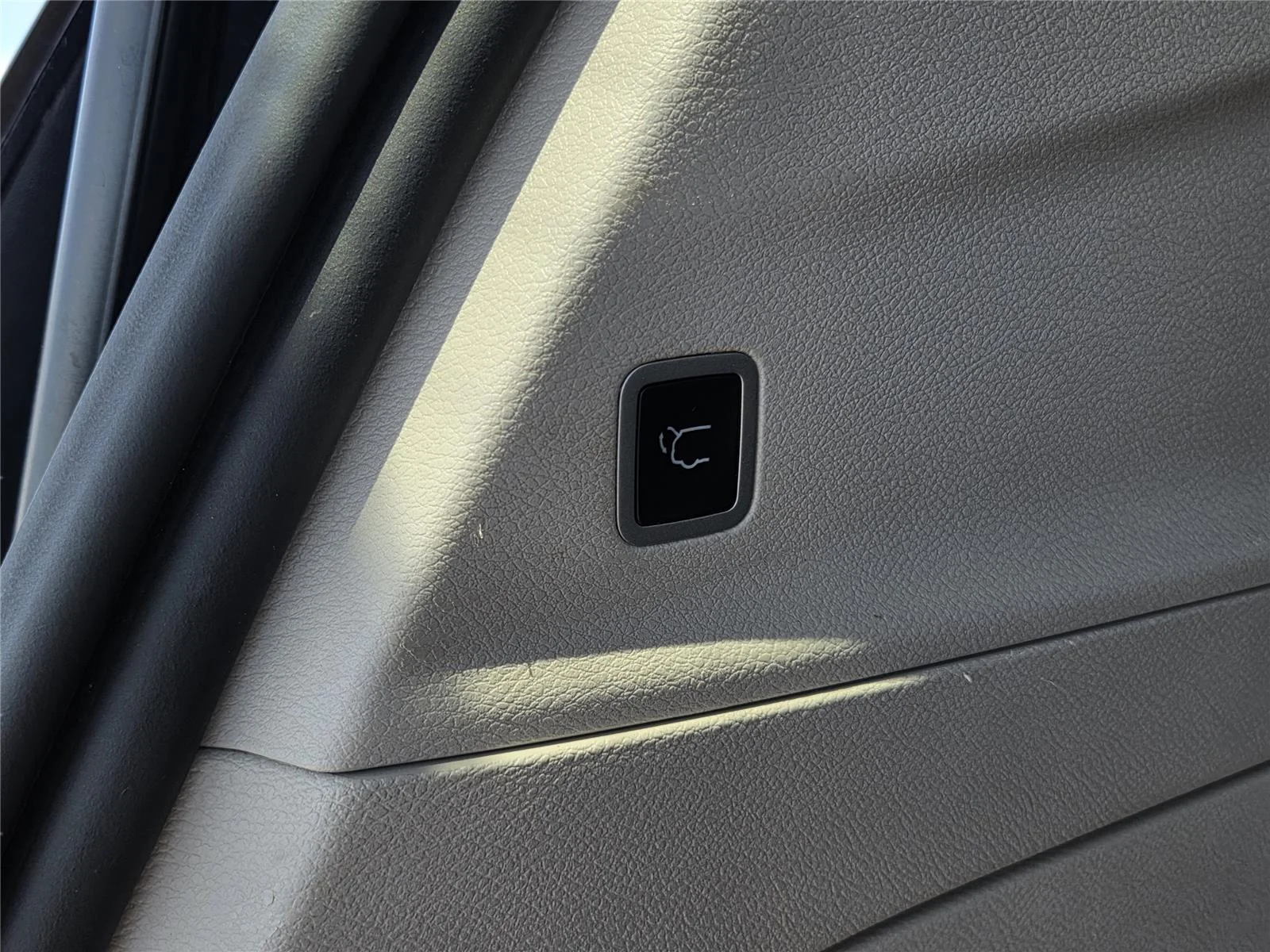 Used 2023 Brilliant Black Crystal Pearlcoat Chrysler Touring L image 25