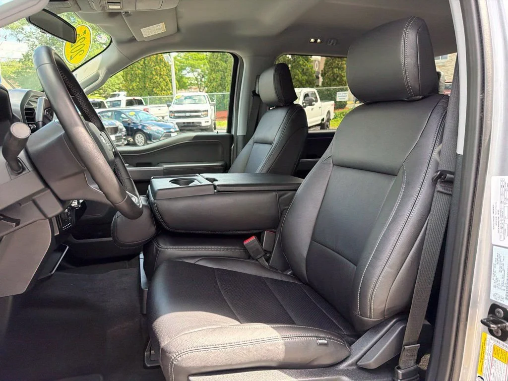 Used 2025 Iconic Silver Metallic Ford XLT image 19
