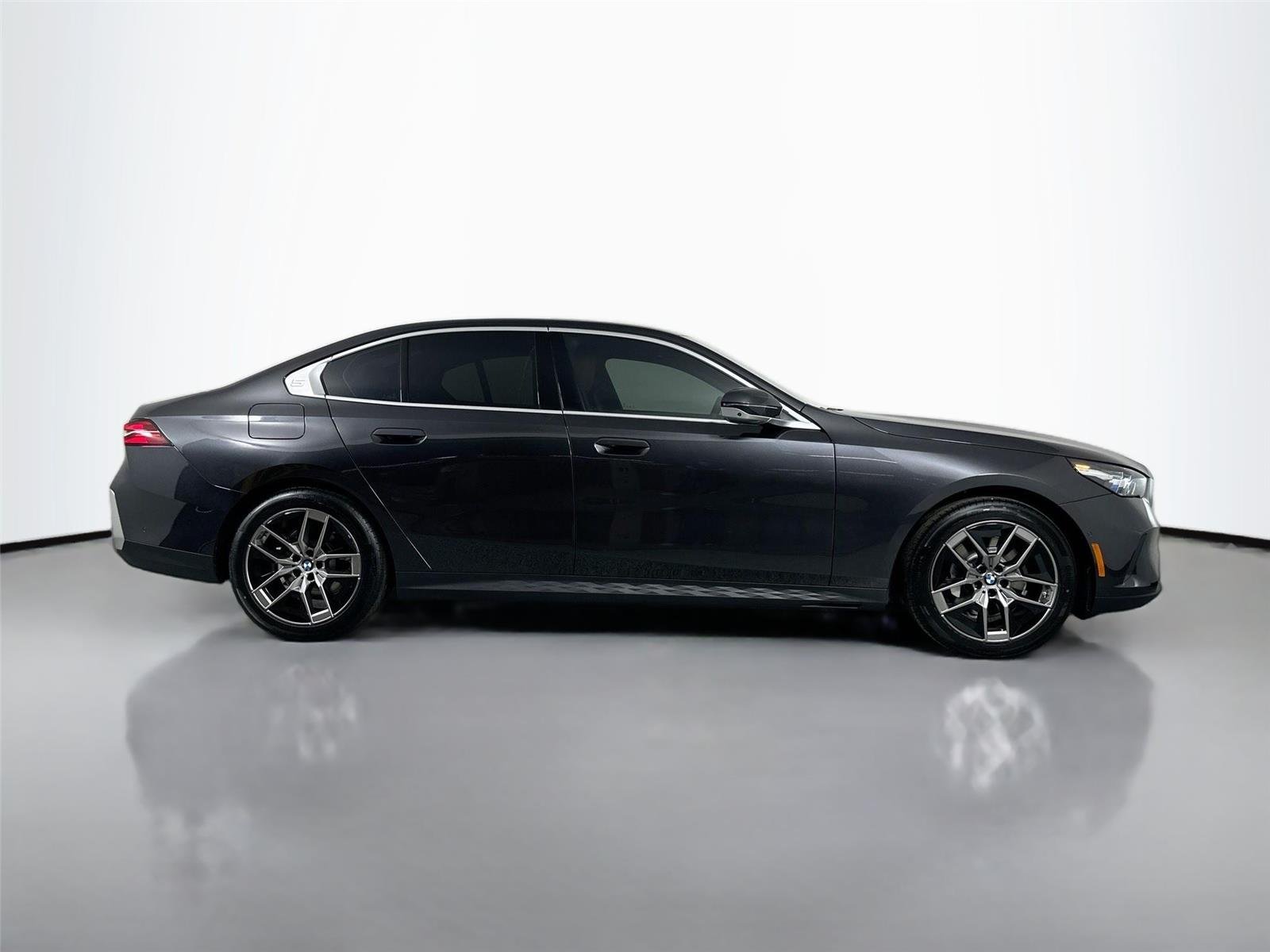 Used 2026 Dark Graphite Metallic BMW 530i xDrive image 5