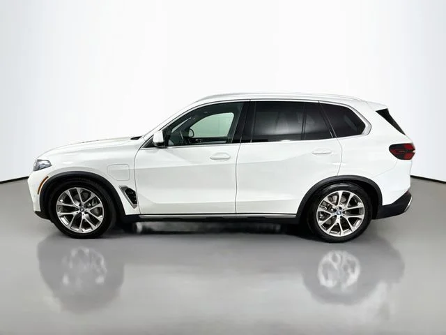 Used 2024 White BMW xDrive50e image 4