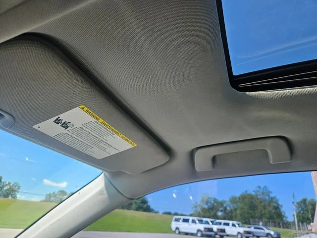 Used 2019 Silver Toyota XLE image 21