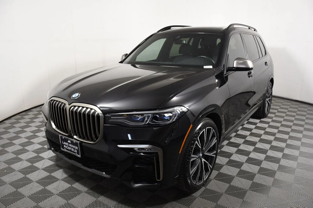 Used 2021 BMW X7 M50i with VIN 5UXCX6C00M9G90343 for sale in Richfield, Minnesota