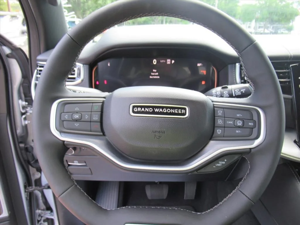 New 2026 Silver-Zynith Exterior Paint Jeep Limited Reserve image 23