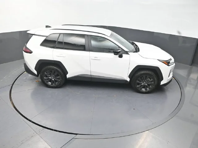 Used 2026 White Toyota XLE Premium image 30