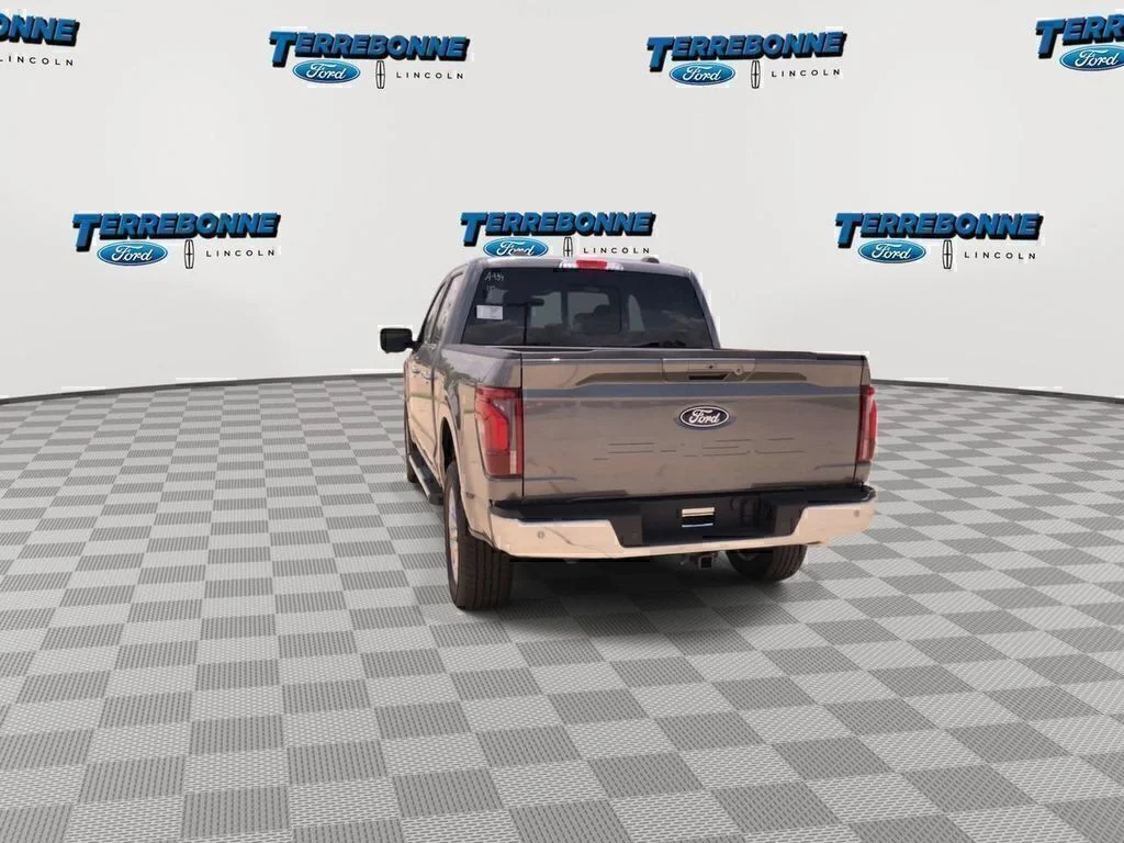 Used 2025 Gray Metallic Ford Lariat image 7