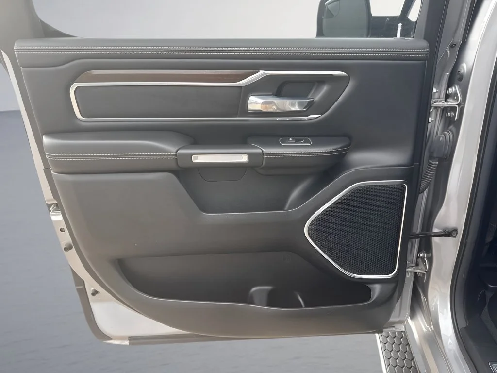 Used 2021 Silver Ram Laramie image 31