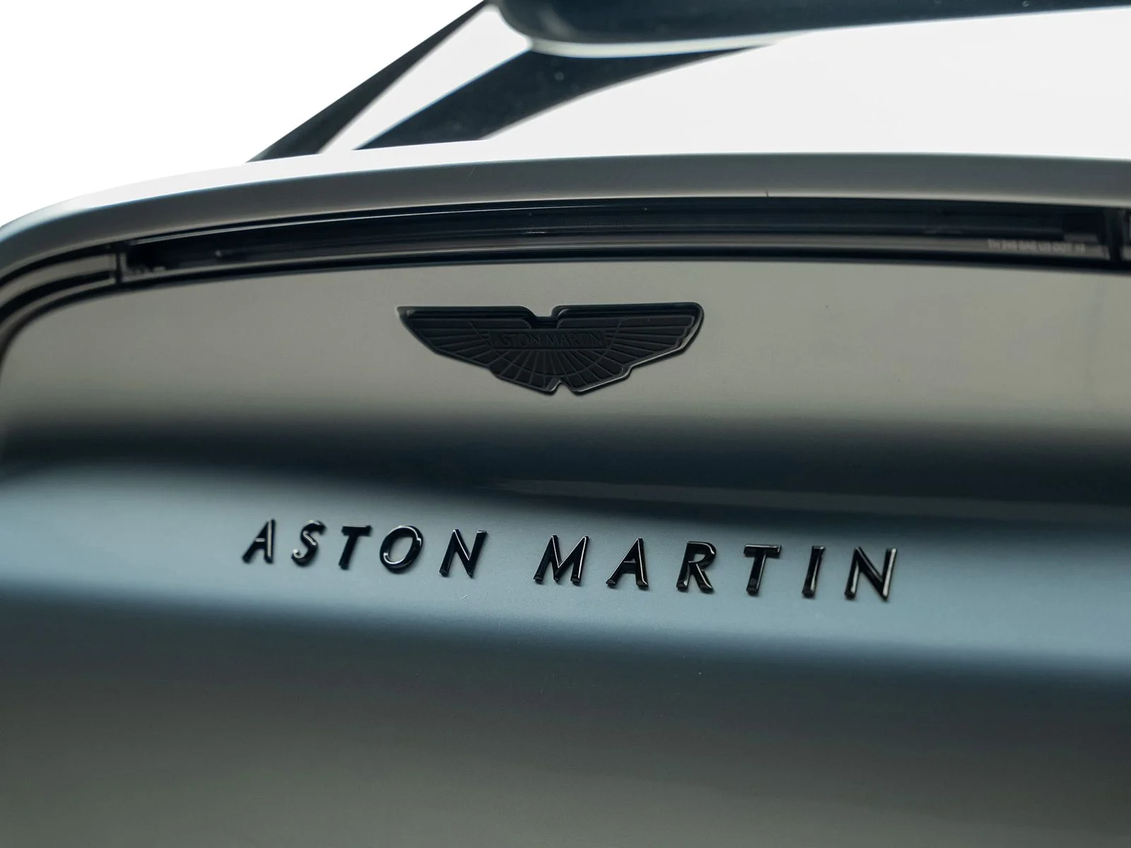 Used 2021 Blue Aston Martin Base image 19