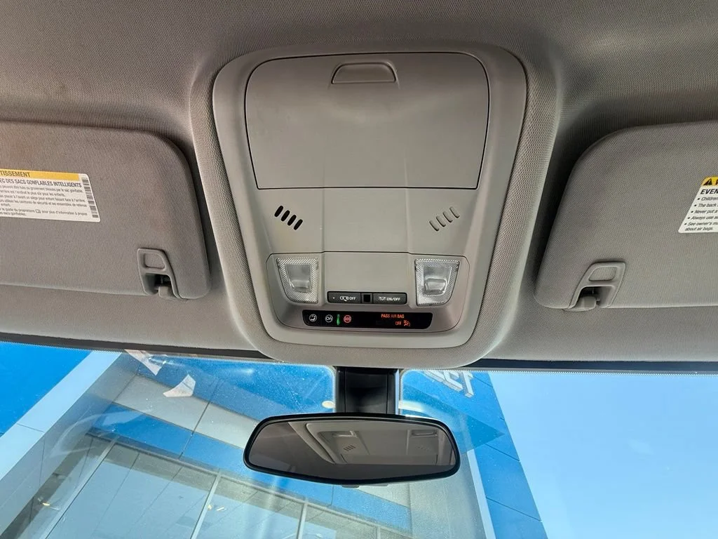 Used 2021 SATIN STEEL METALLIC GMC SLE image 27